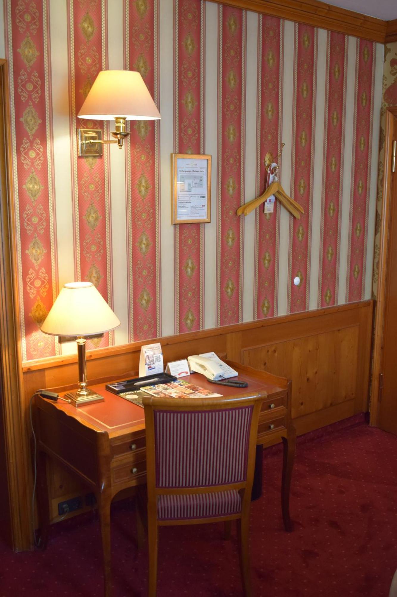Akzent Hotel Goldner Hirsch Kamenz Extérieur photo