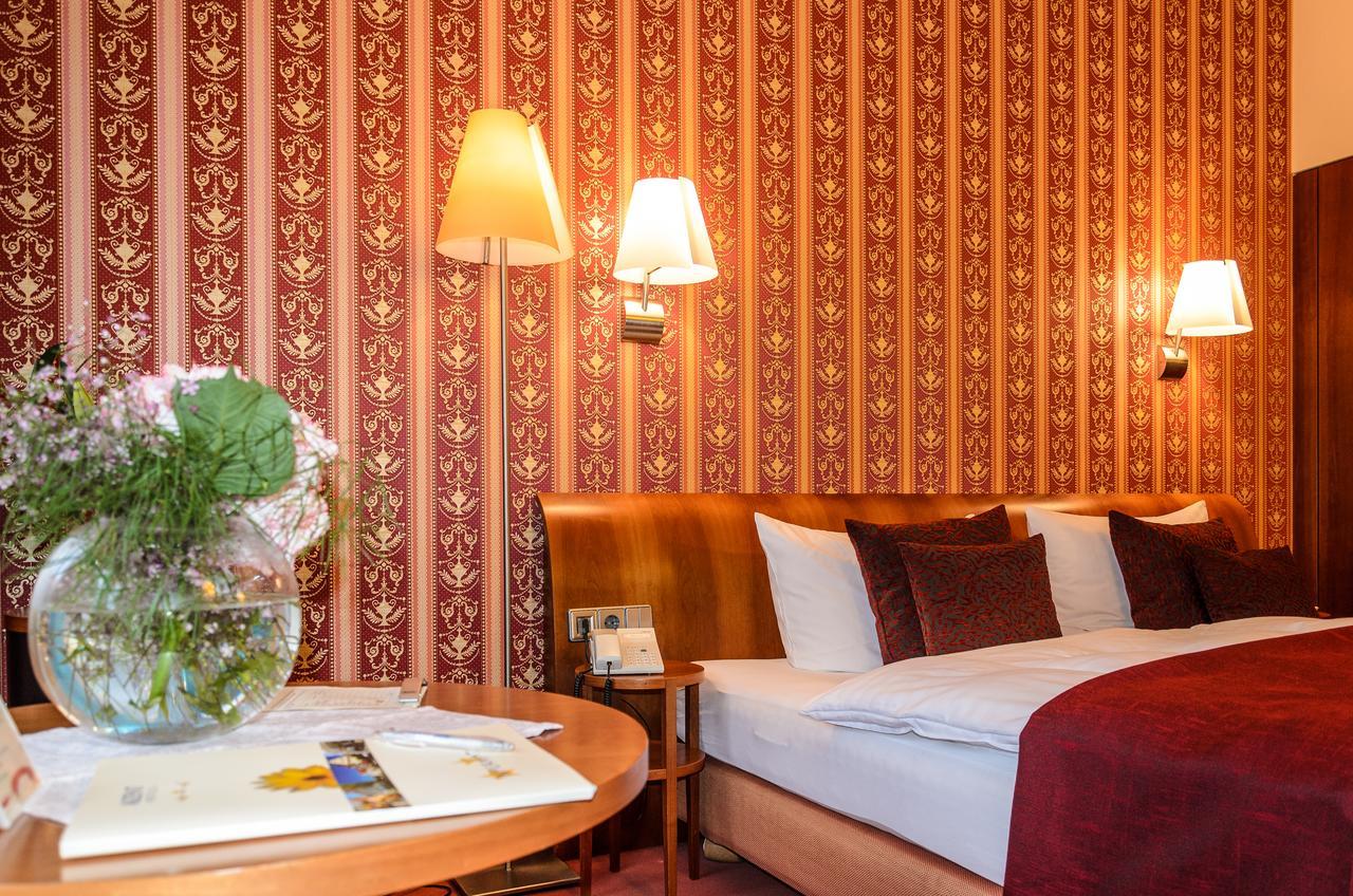 Akzent Hotel Goldner Hirsch Kamenz Extérieur photo