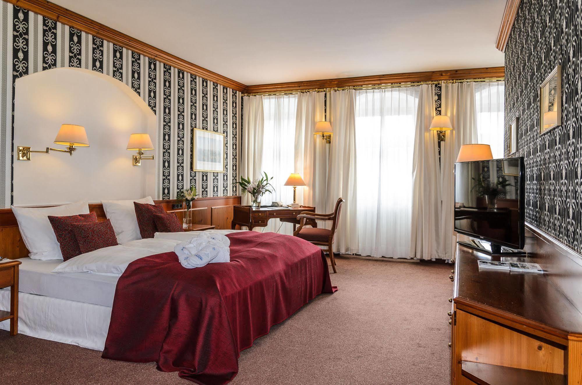 Akzent Hotel Goldner Hirsch Kamenz Extérieur photo