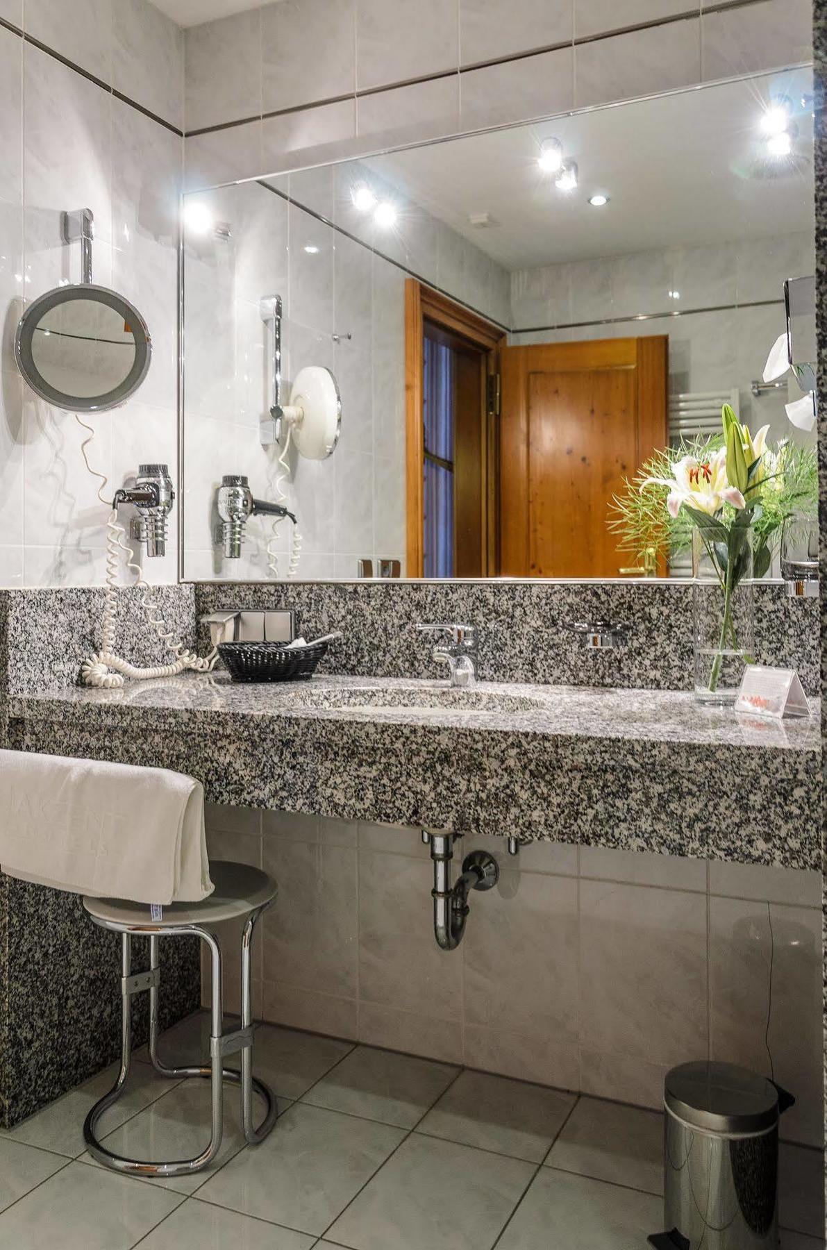 Akzent Hotel Goldner Hirsch Kamenz Extérieur photo