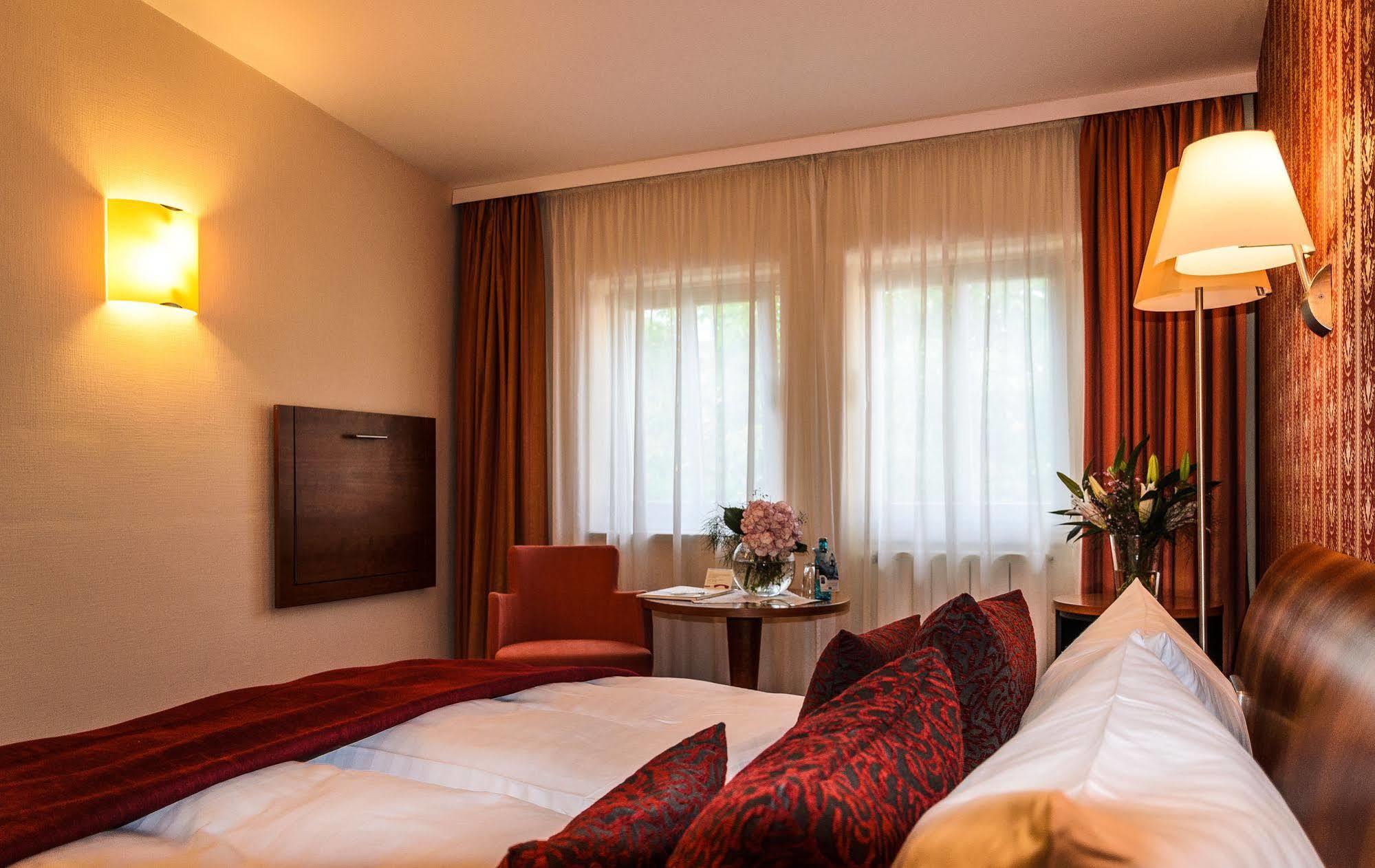 Akzent Hotel Goldner Hirsch Kamenz Extérieur photo