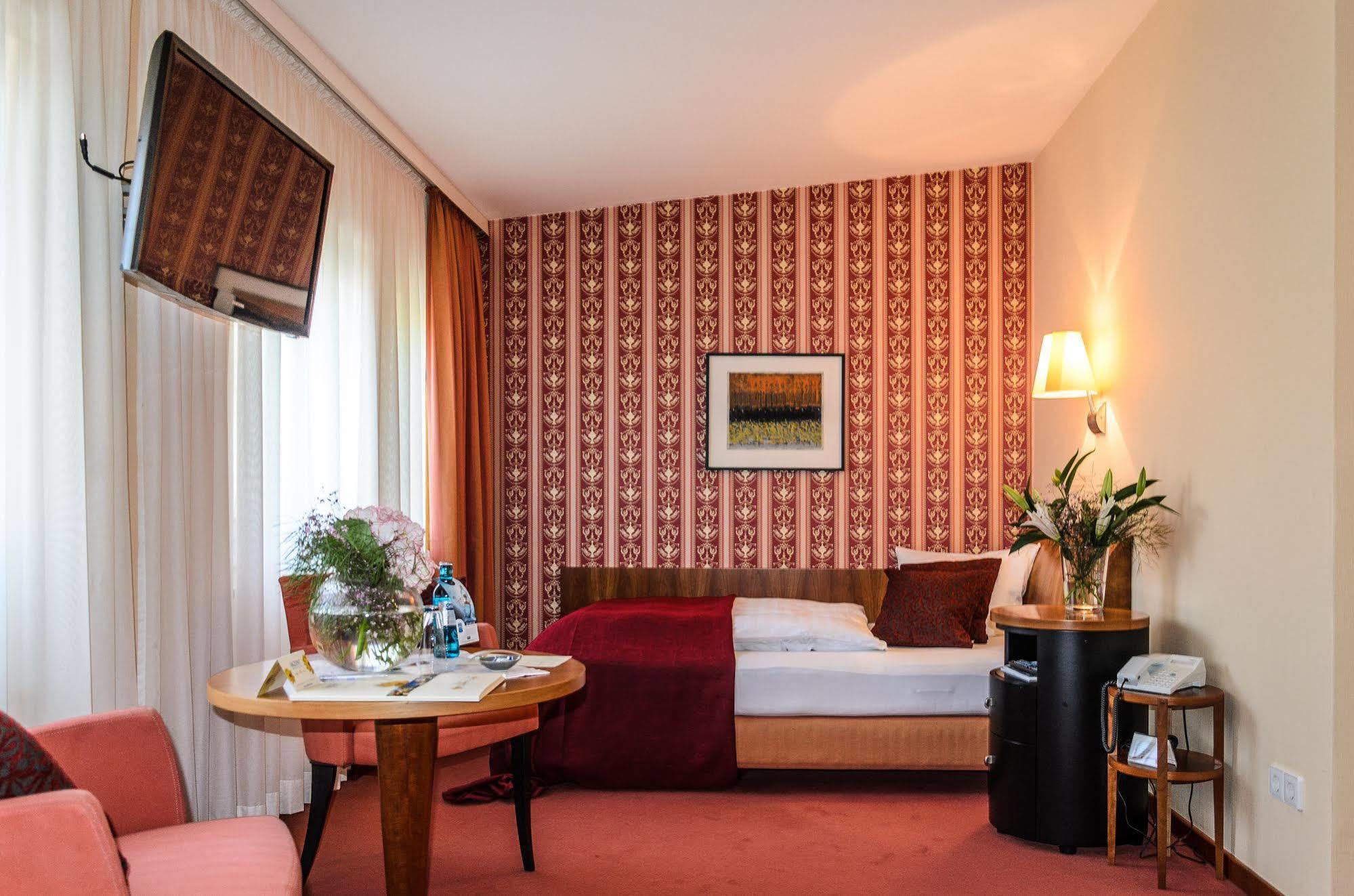 Akzent Hotel Goldner Hirsch Kamenz Extérieur photo
